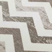 VENA Taupe, bézs és taupe chevron mintás szőnyeg szennytaszító bevonattal
