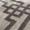 Venezia Stone, szürke alapon fekete elegáns szegéllyel , bársonyos felületű, kézi szövésű prémium szőnyeg 200x300 cm